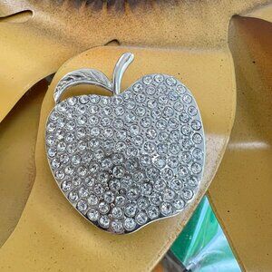 Beautiful Vintage Rhinestone Apple Brooch/Pin with Magnetic Backing
